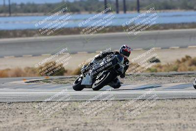 media/Nov-16-2025-Race Pace (Sun) [[8c5fa54630]]/Verified Riders/3-Turn 14 (1045am)/